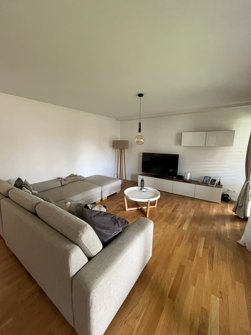 Moderne Traumwohnung im Eigentumsstandard in Stettlen sucht Mieter (2)