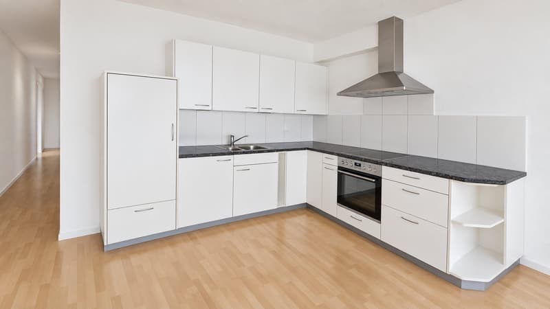 Stadtleben trifft Aussicht – charmante 2½-Zimmer-Wohnung mitten in Thun (4)