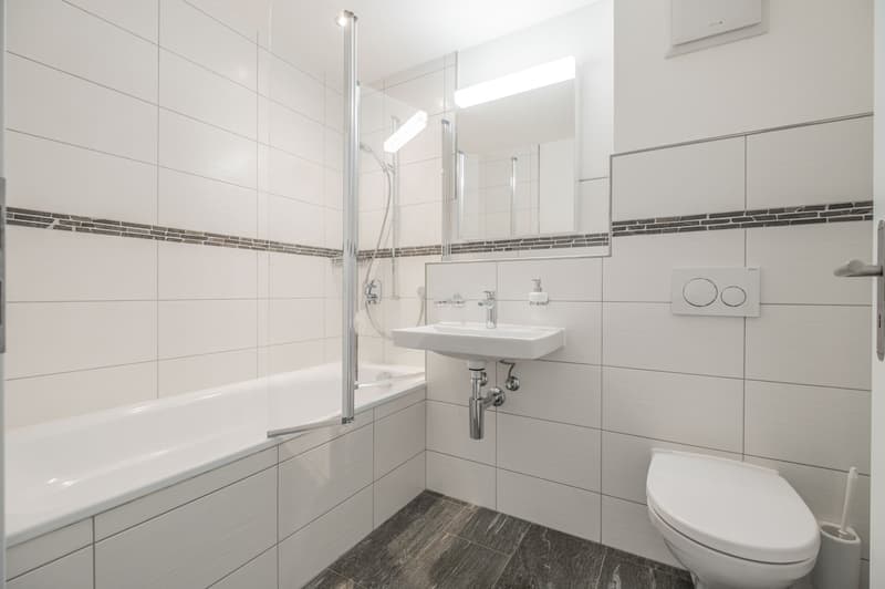 Charmante 2.5-Zimmer-Wohnung mit Balkon in Schalunen (8)