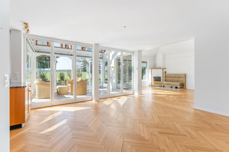 Blick zu Wintergarten und Ofen