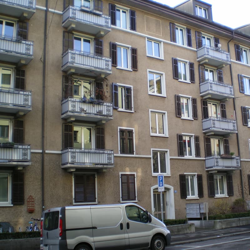 4-Zimmer-Altbauwohnung mit Balkon Kreis 6 - befristet bis 31.03.2025 (1)