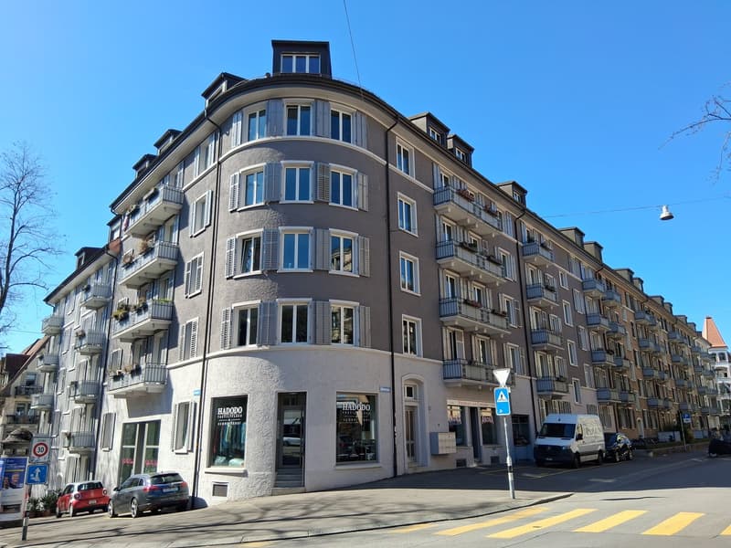 3.5-Zimmer-Dachwohnung beim Schaffhauserplatz (1)
