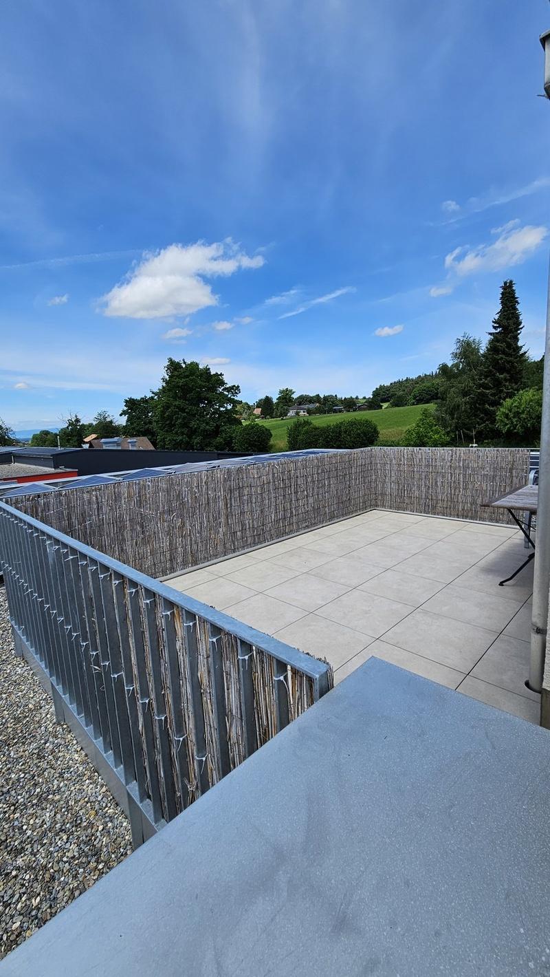 Neuwertige 3.5-Zimmer-Dachwohnung mit Bergblick (11)
