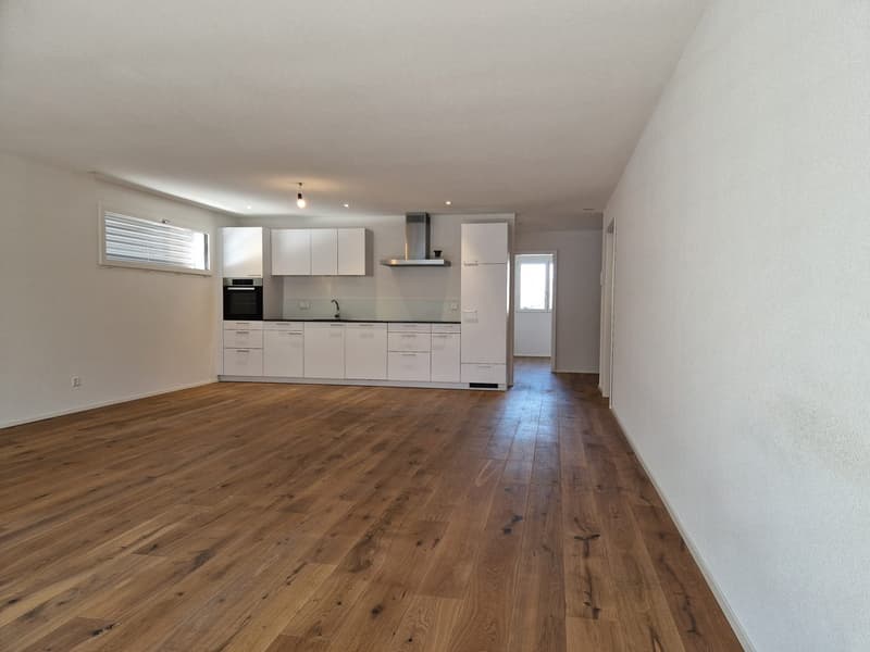 Attraktive, neuwertige 3.5 Zimmerwohnung in Schmitten (2)