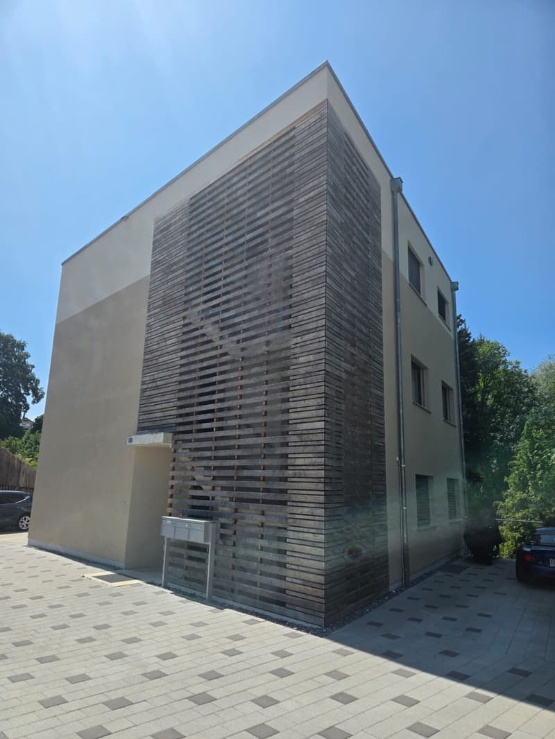 Charming 4.5-room ground-floor apartment in Düdingen (1)
