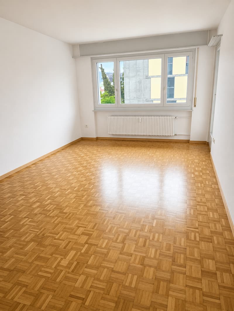 Appartamento soleggiato di 4,5 locali con balcone a Heitenried (5)