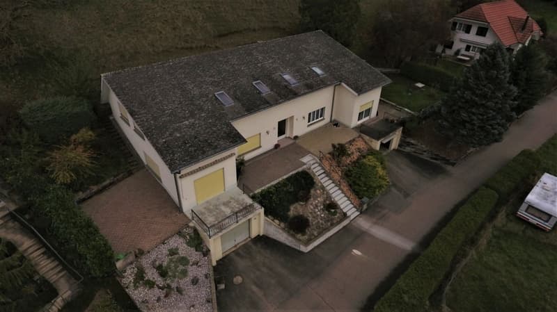 Maison mitoyenne spacieuse de 4,5 pièces dans un quartier calme (2)