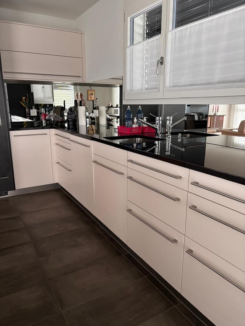 Moderne 3.5-Zimmerwohnung mit grossem Balkon (7)