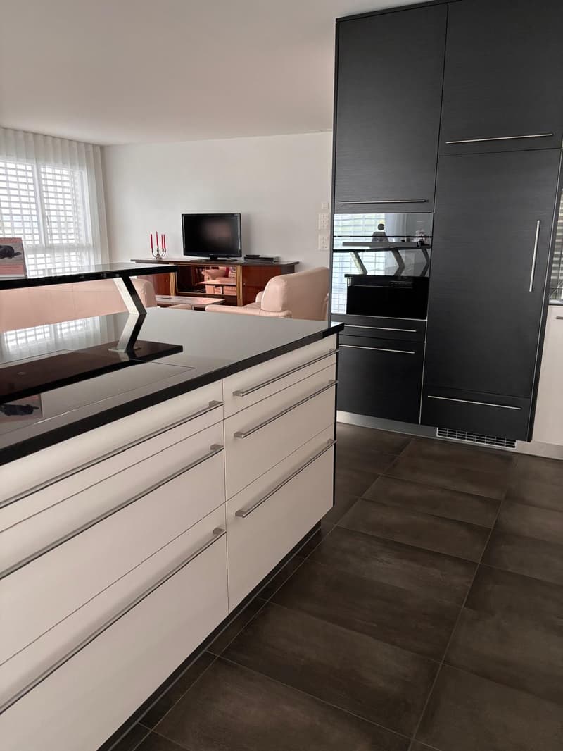 Moderne 3.5-Zimmerwohnung mit grossem Balkon (8)