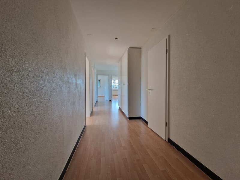 Zentral gelegene 4.5 Zimmer-Familienwohnung (13)