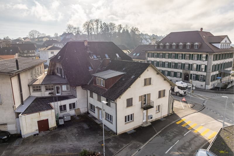 Spacious, completely renovated 5-room apartment in the heart of Aarwangen (1)