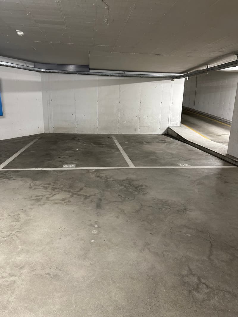 Places de stationnement à louer (3)