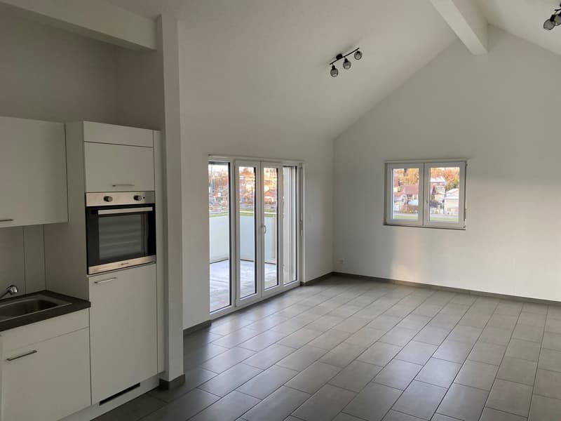 Charmante 3.5-Zimmer-Dachwohnung mit Terrasse und schöner Aussicht in Aarwangen (1)