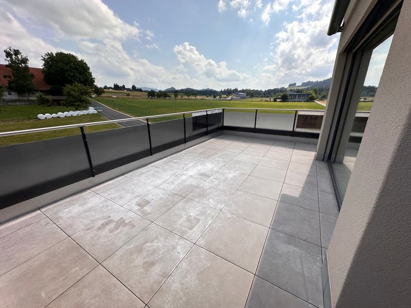 Bellissimo, nuovo appartamento di 3,5 locali mansardato con vista panoramica a Huttwil (9)