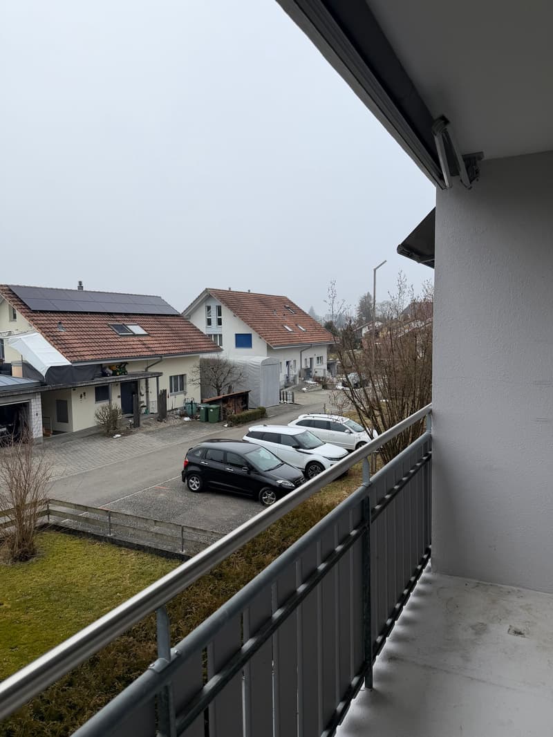 Noleggiamo due bellissimi appartamenti a Koppigen in una posizione tranquilla con vista panoramica (11)