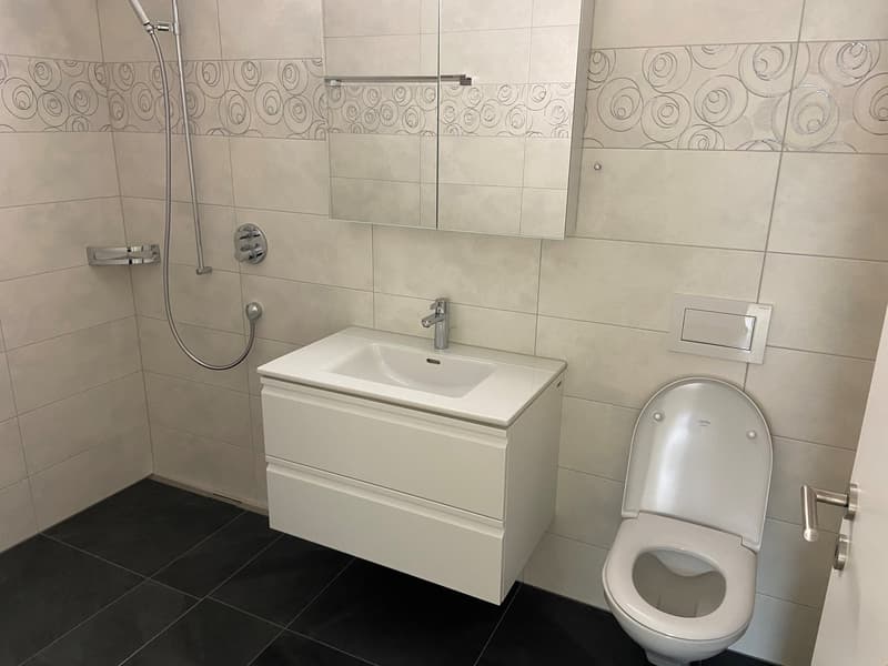 Moderne 4.5-Zimmer-Wohnung mit Balkon und Minergie-Zertifizierung in Fraubrunnen (5)