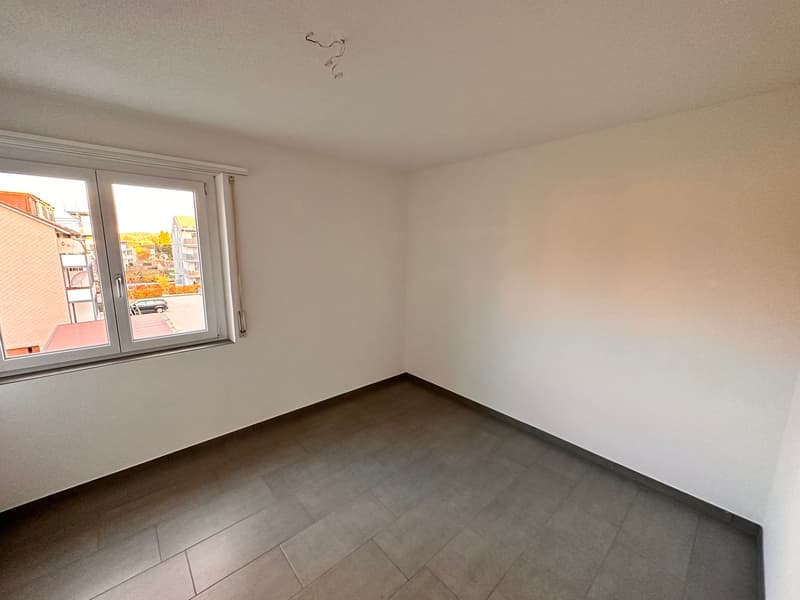 Modern ausgestatte 4-Zimmerwohnung an ruhiger Lage zu vermieten (2)