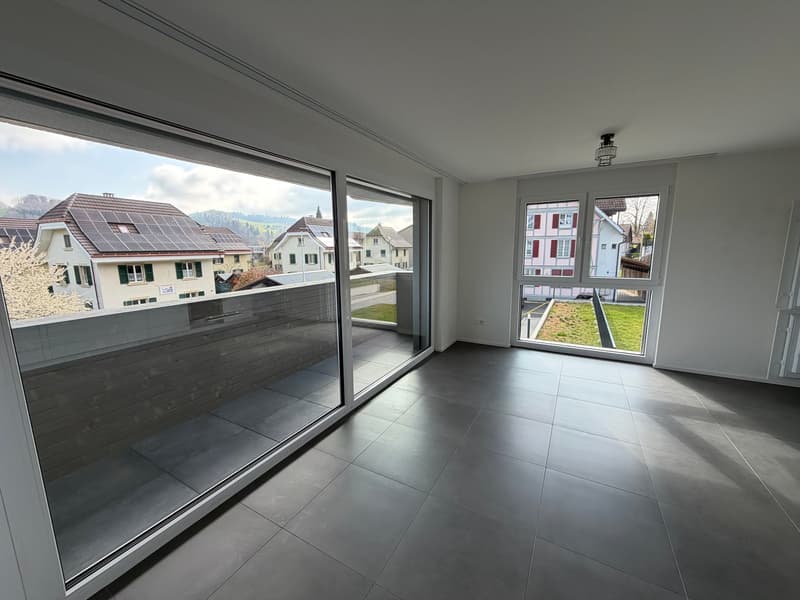 Moderne 3.5-Zimmer-Wohnung mit grosser Terrasse und Balkon (7)