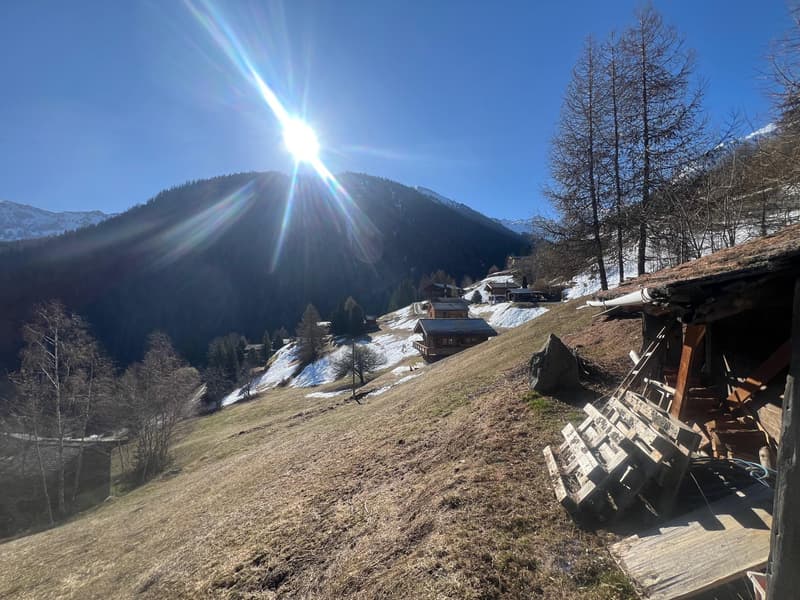 Opportunity to buy in La Tzoumaz, 4-room semi-detached chalet in a quiet area (12)