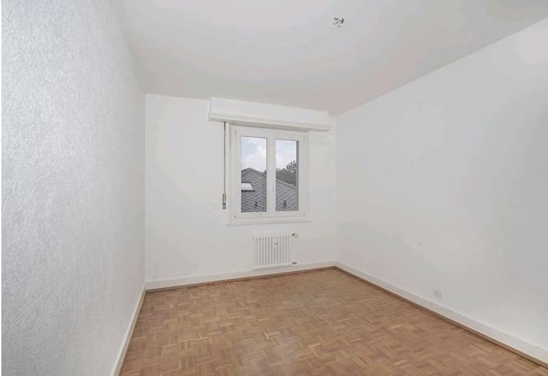 Vier-Zimmer-Wohnung zur Miete in der rue du Petit-Chasseur in Sion im letzten Stock eines kleinen Gebäudes mit Balkon (6)
