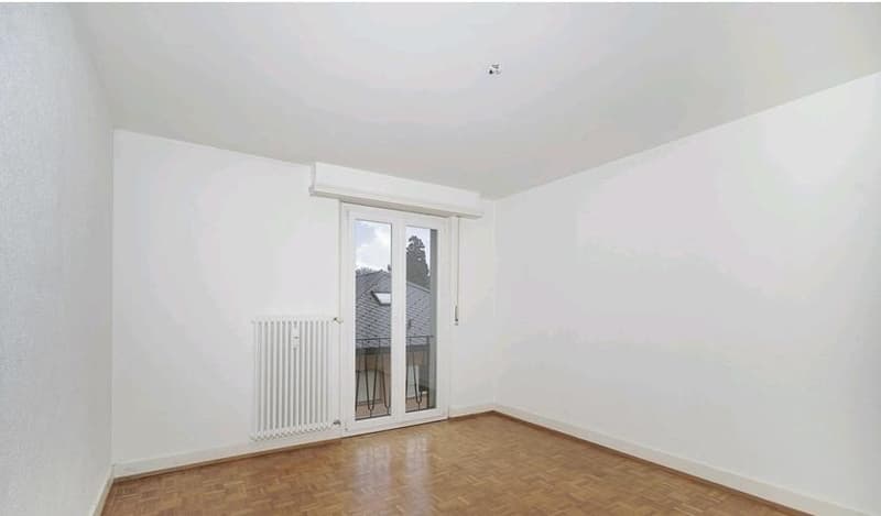 Vier-Zimmer-Wohnung zur Miete in der rue du Petit-Chasseur in Sion im letzten Stock eines kleinen Gebäudes mit Balkon (5)