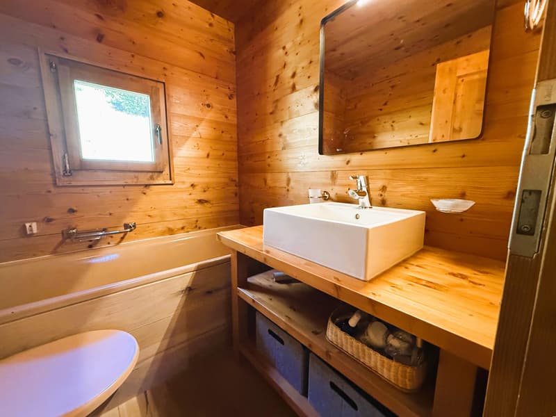 A vendre dans la station de la Tzoumaz au coeur des 4 Vallées très beau chalet de 5 1/2 pièces (10)