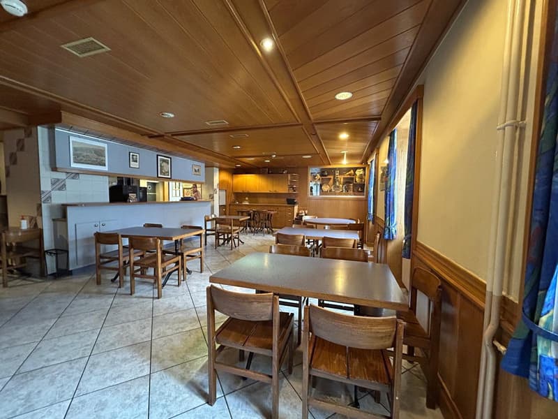 Hôtel historique au cœur de Moutier à vendre (7)