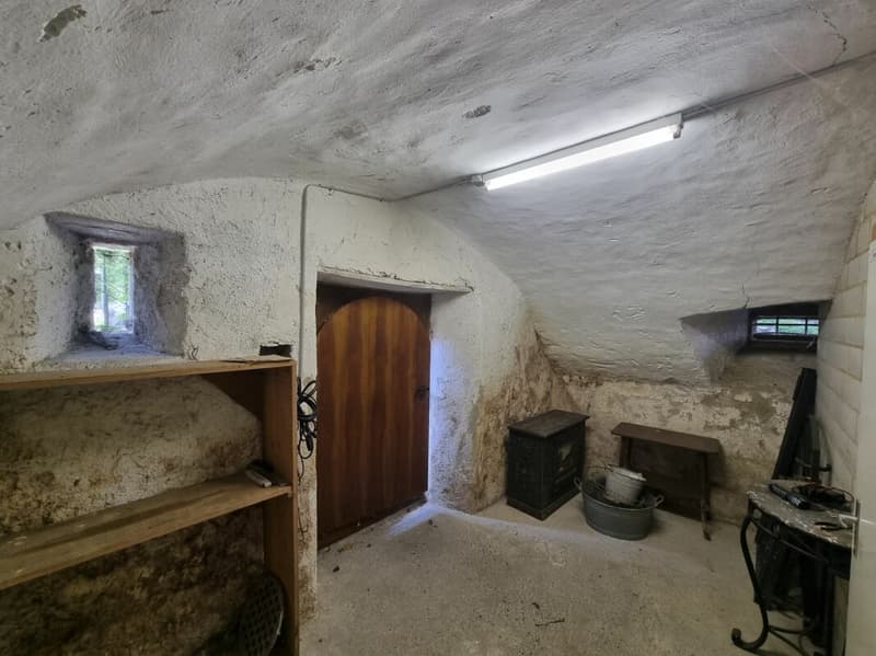 Casa di 3 famiglie con un potenziale immenso e un rendimento netto del 6,25%! (25)