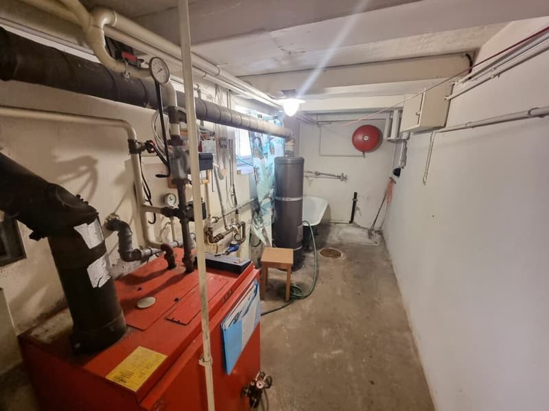 Grande casa unifamiliare con potenziale di ristrutturazione! (28)