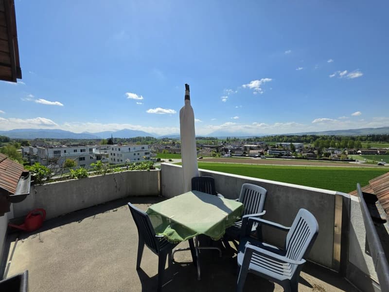 Attic apartment with wonderful views, in a quiet, child-friendly location! (1)