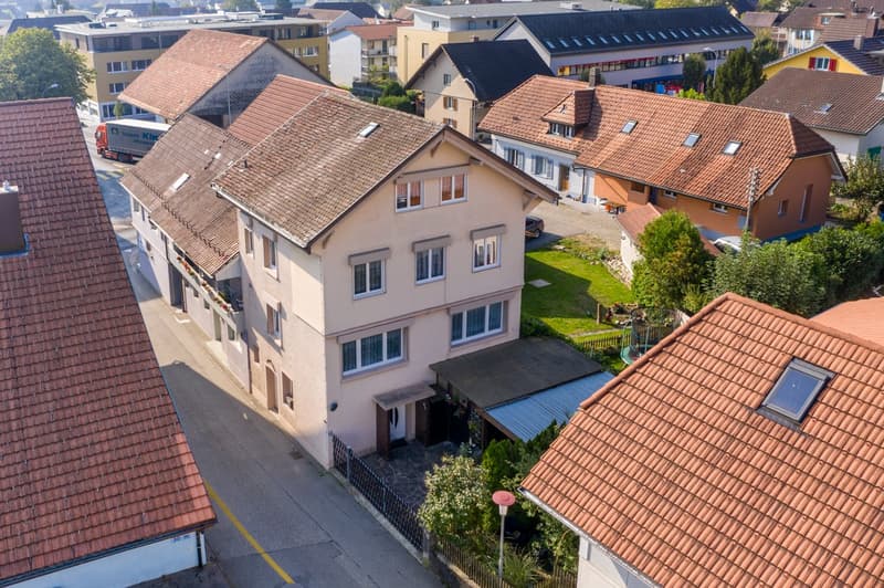 7.5-Zimmer-Einfamilienhaus mit Garten und Carport in Niederbipp (1)