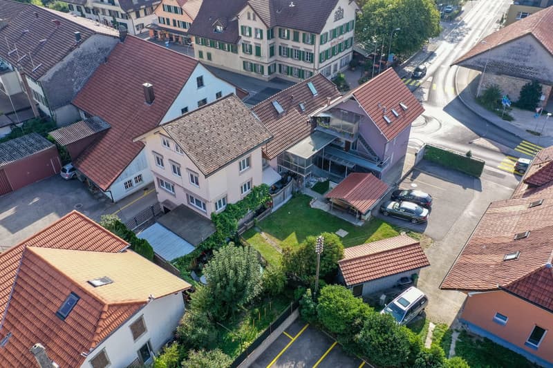 7.5-Zimmer-Einfamilienhaus mit Garten und Carport in Niederbipp (2)