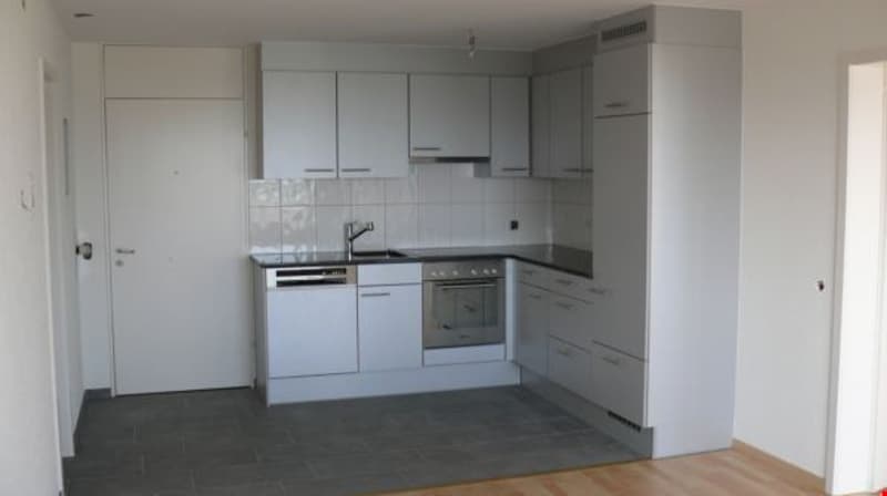 Klein aber fein! Helle 2-Zimmerwohnung im 11. Stock mit Aussicht zu vermieten (1)