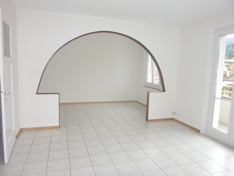 Helles 3.5-Zimmer-Apartment mit Balkon (2)