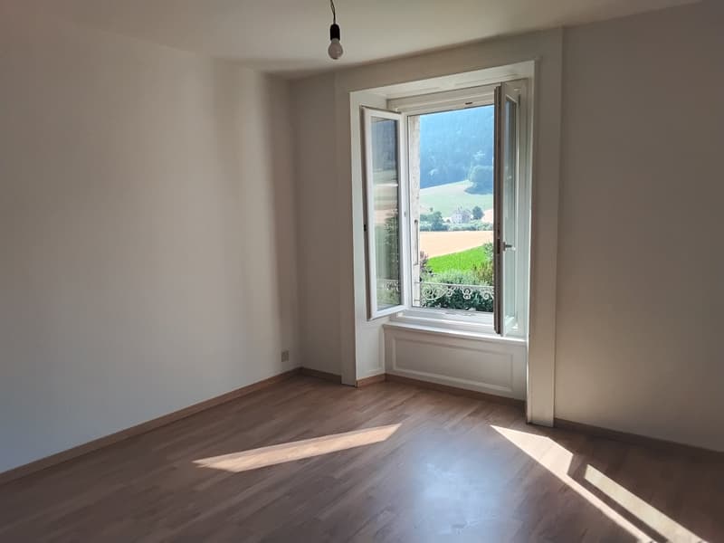 Two-room apartment with balcony (7)