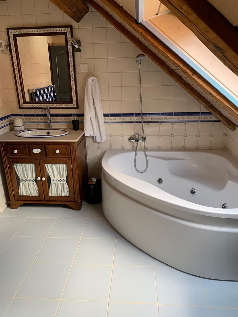 Charmanter Duplex mit 5,5 Zimmern in Fleurier (7)
