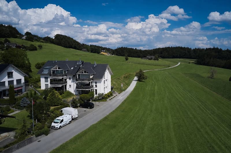 Grosszügige Eigentumswohnung im Erdgeschoss mit Gartensitzplatz (22)