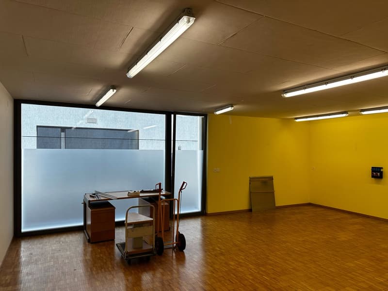 Ufficio luminoso di 1,5 locali al piano terra a Mellingen (2)