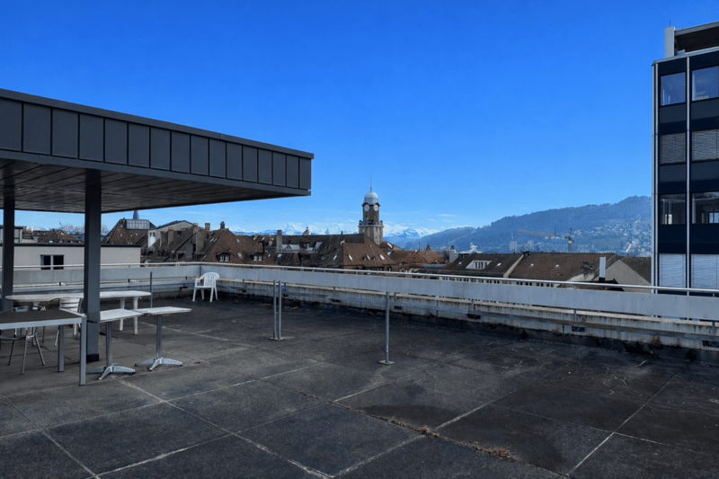 Tenant sought for representative office space in central location (9)