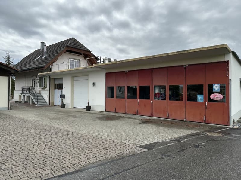 Liebevoll saniertes Wohnhaus mit Werkstatt und viel Platz für Ihre Fahrzeuge (5)