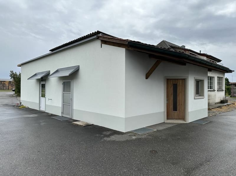 Liebevoll saniertes Wohnhaus mit Werkstatt - viel Platz für Sie und Ihre Fahrzeuge (4)