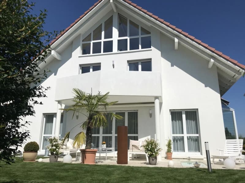 Modernes Einfamilienhaus mit traumhafter Aussicht (1)