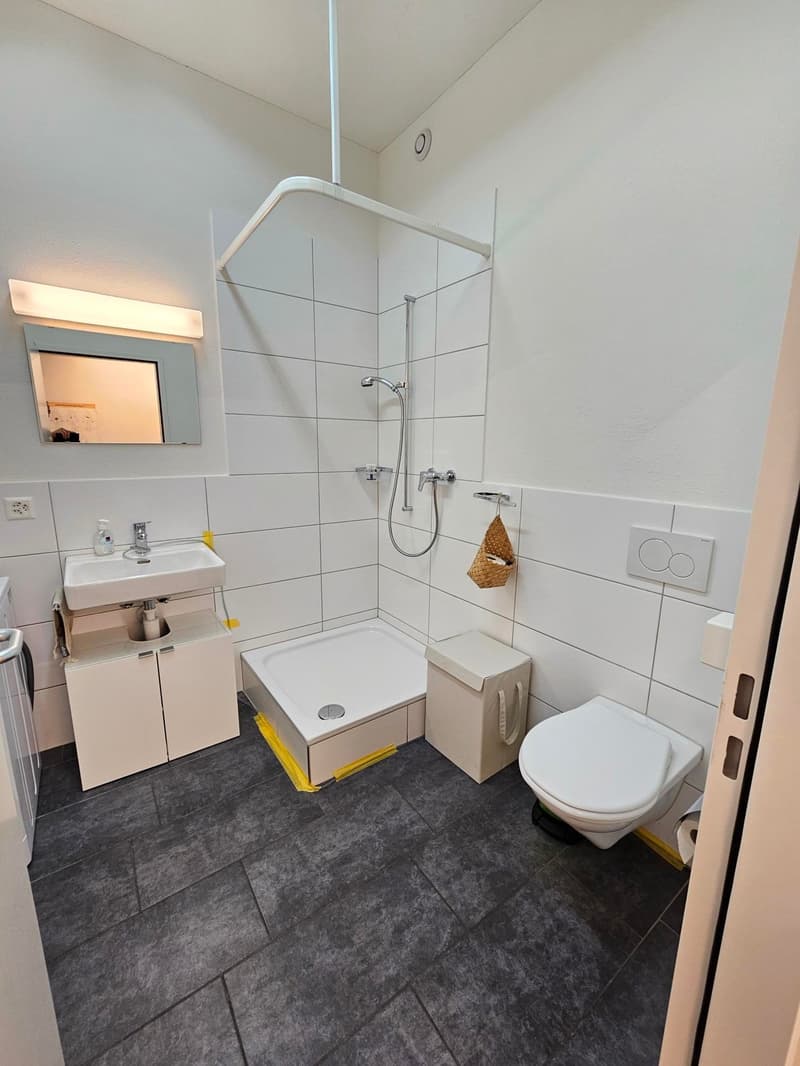 Badezimmer zu Raum 1