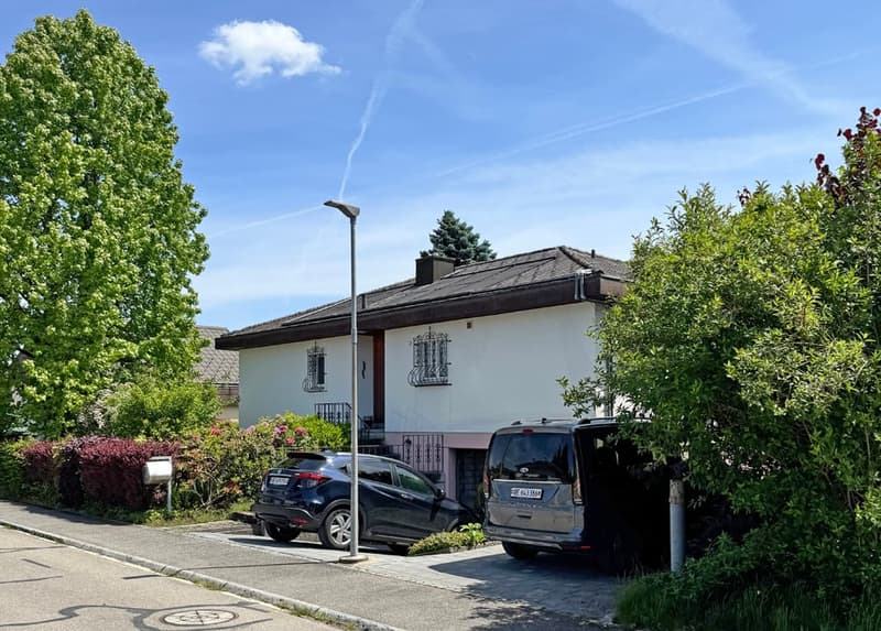 La felicità della tua famiglia con piscina e grande giardino (3)