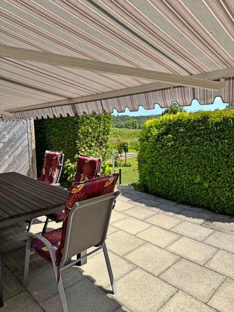 La felicità della tua famiglia con piscina e grande giardino (17)