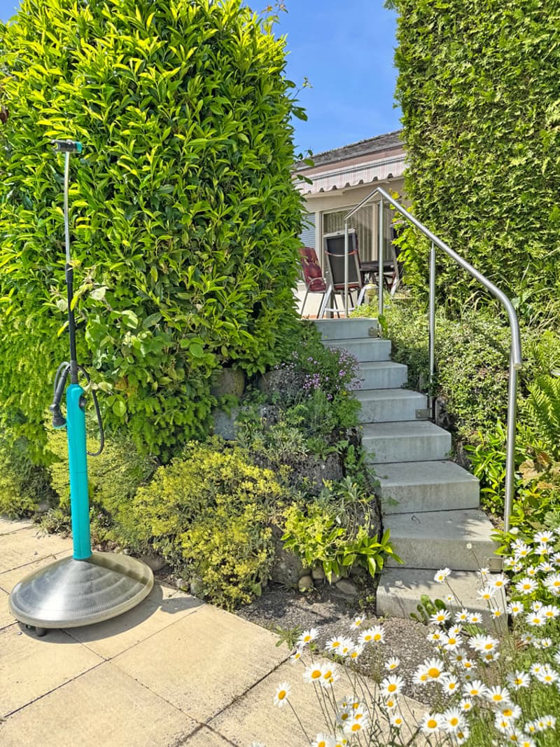 La felicità della tua famiglia con piscina e grande giardino (18)
