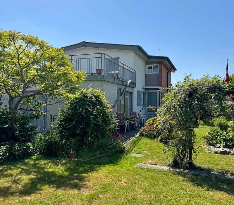 The charming home with a large garden (2)