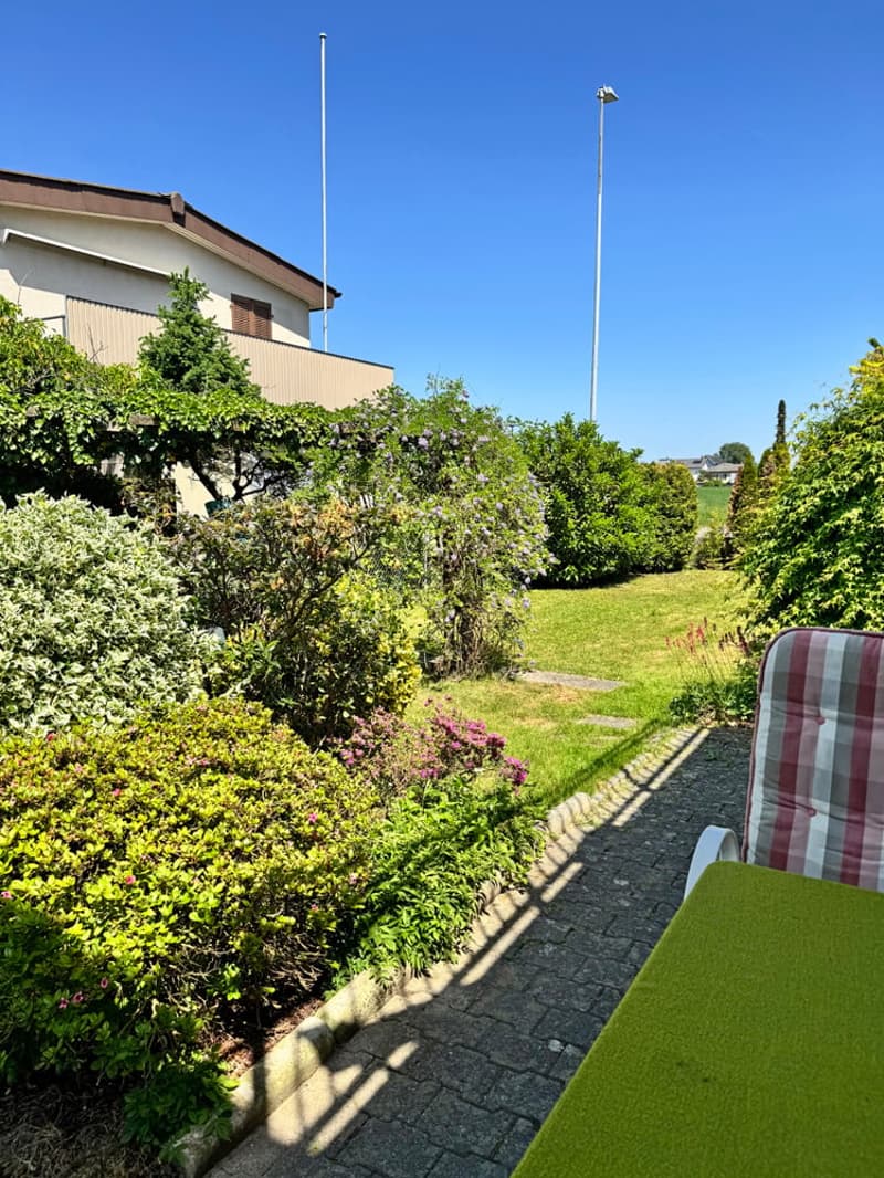 The charming home with a large garden (6)