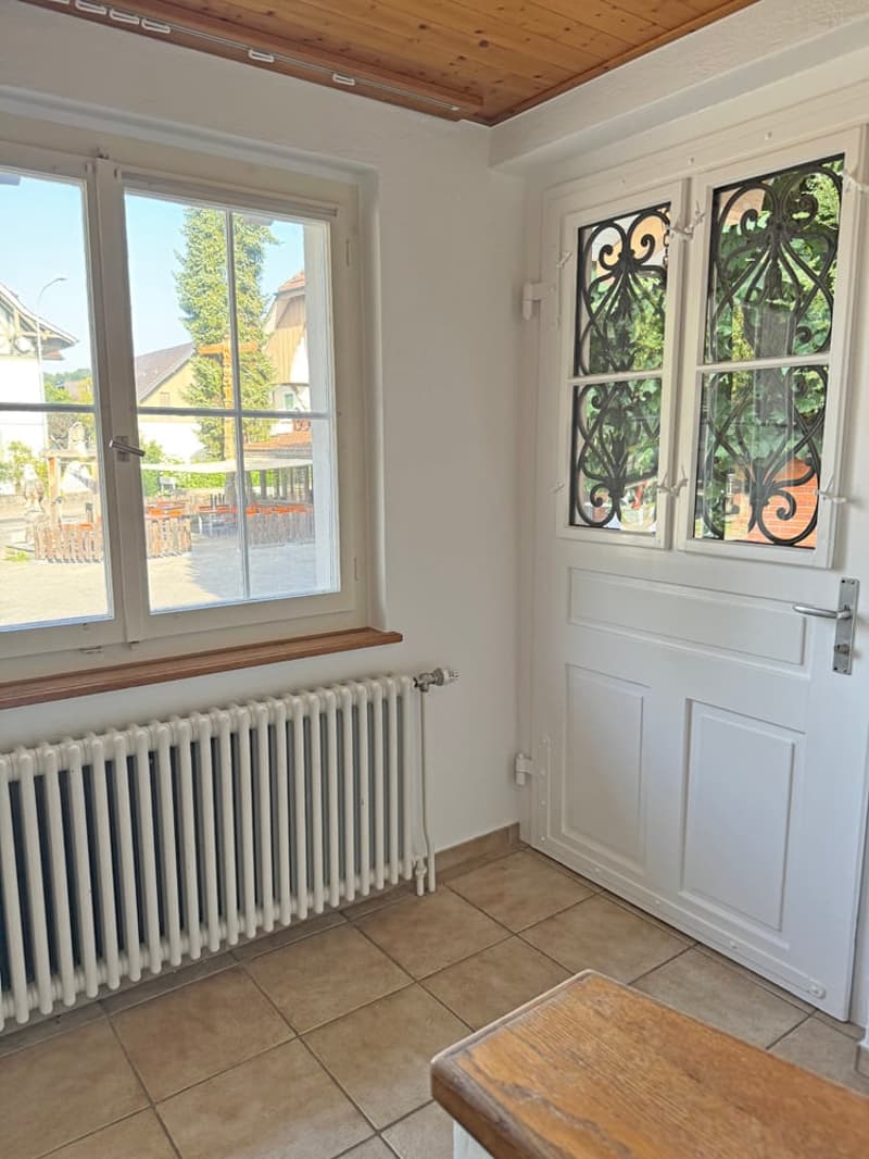 A spacious home in the heart of Madiswil (5)