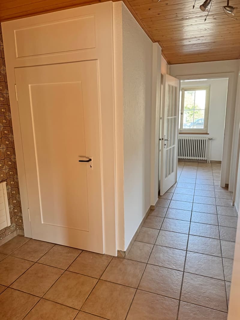 A spacious home in the heart of Madiswil (6)